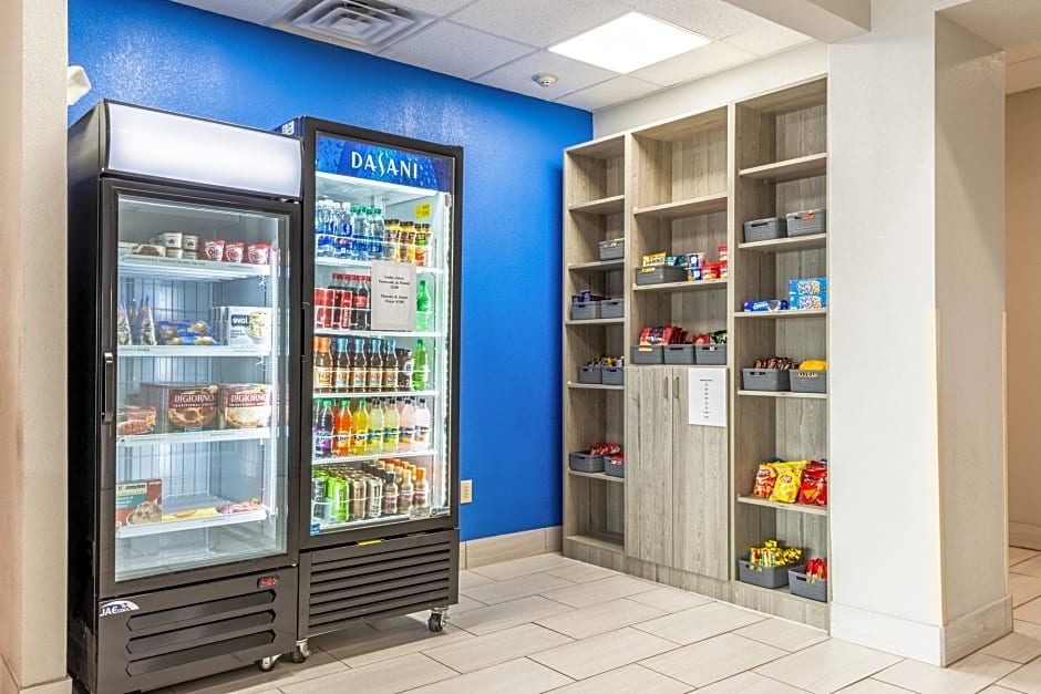 Holiday Inn Express & Suites Statesville