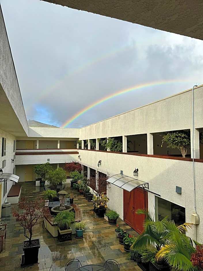 Airport Inn