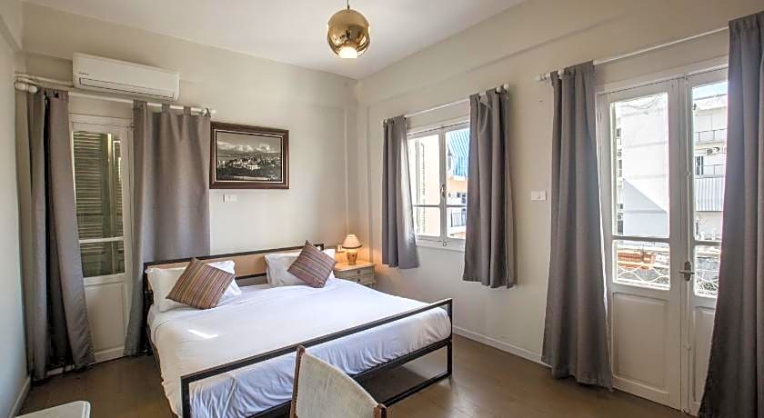 The Grand Meshmosh Hotel