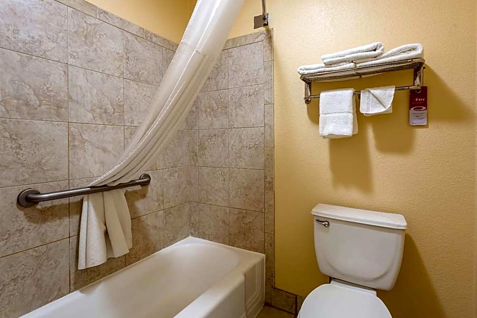 Econo Lodge Inn & Suites Santa Rosa