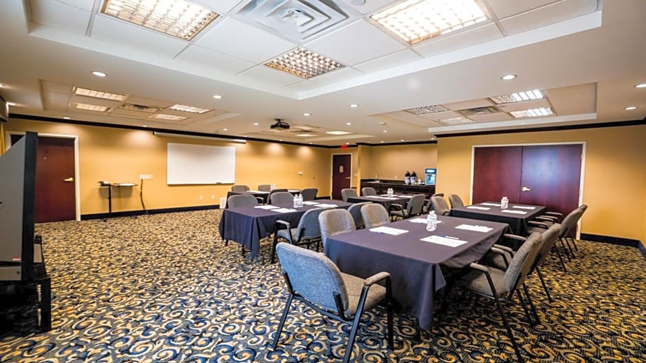 Holiday Inn Express Hotel & Suites Pampa