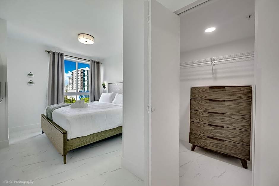 Lux 3BR City-View Retreat in Hollywood, 4th Floor