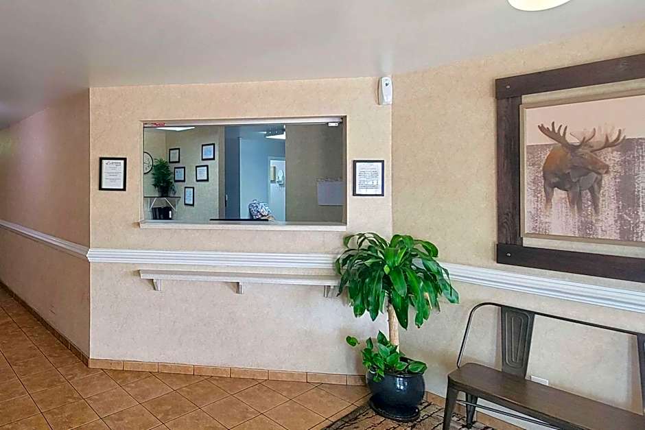 Suburban Studios Denver Central-Arvada