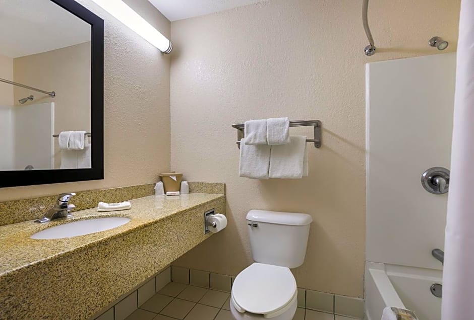 Red Roof Inn & Suites Knoxville East