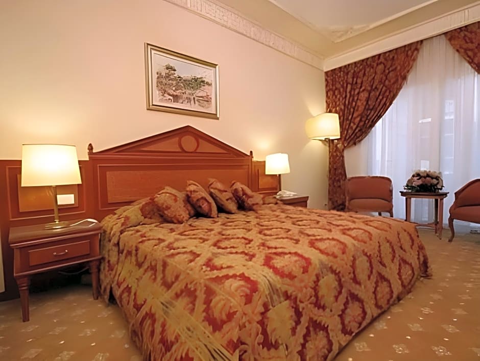 Golden Tulip Serenada Hamra Hotel