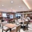 Holiday Inn Express Fargo - West Acres