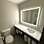 Holiday Inn Express And Suites Port Washington