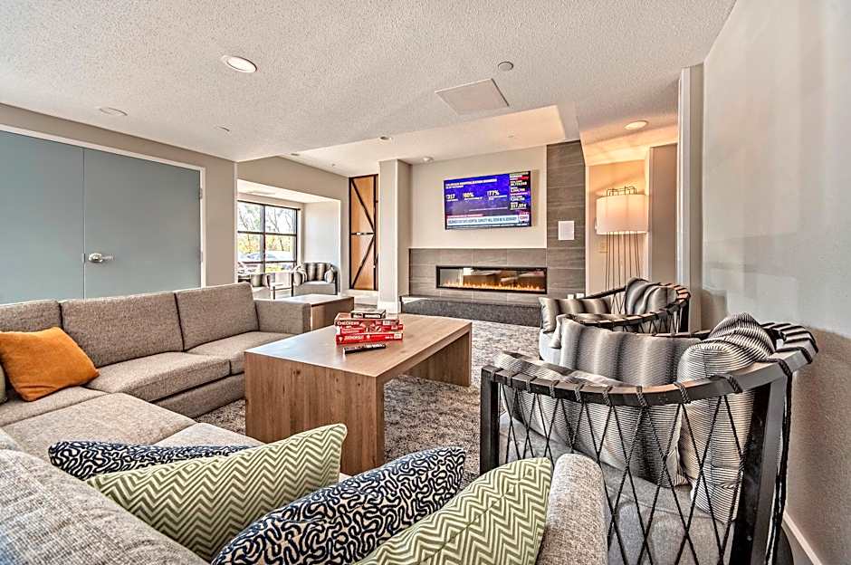 Staybridge Suites - Cedar Rapids North