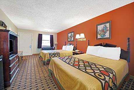Queen Room with Two Queen Beds and Roll-In Shower - Mobility/Hearing Accessible - Non-Smoking