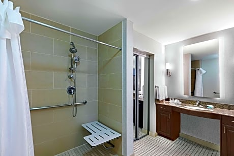 1 King Accessible Roll In Shower Suite Non-Smoking