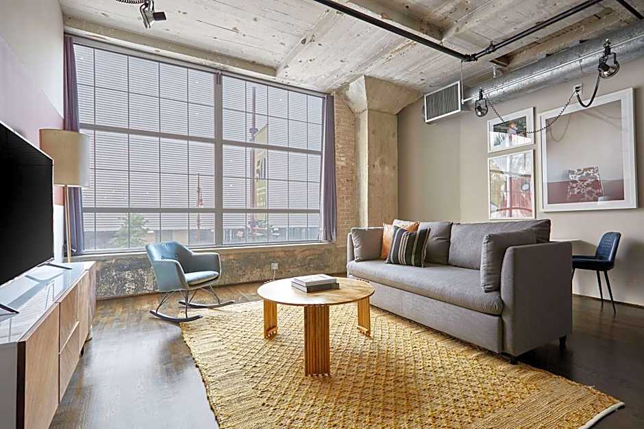 Reside Houston Downtown, a Wyndham Residence