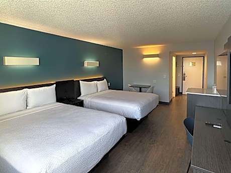 Queen Room with Two Queen Beds - Non-Smoking
