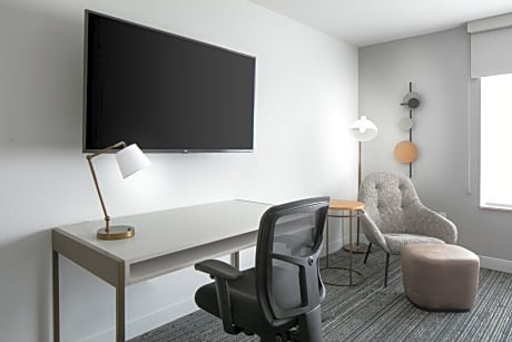 Studio with Two Queen Beds