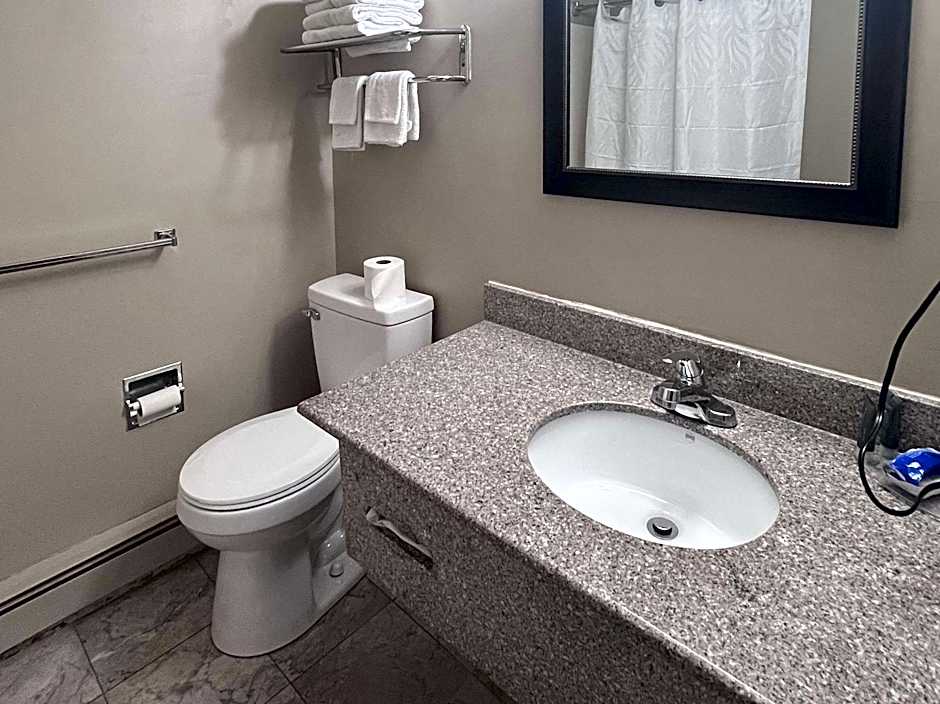 Rodeway Inn & Suites