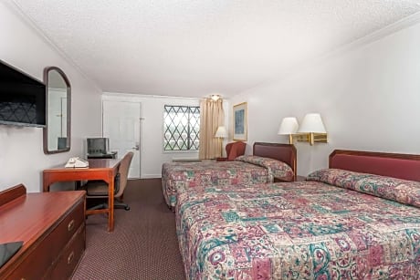 Two Double Beds Non-Smoking