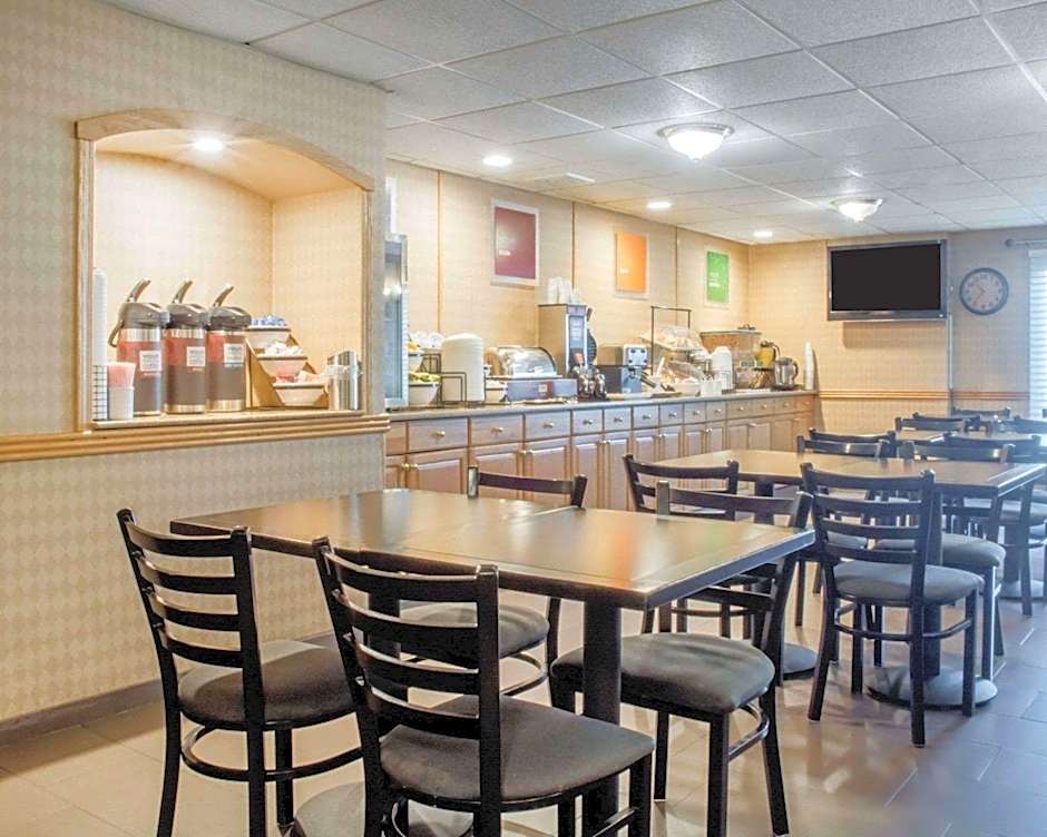 Comfort Inn West Rochester