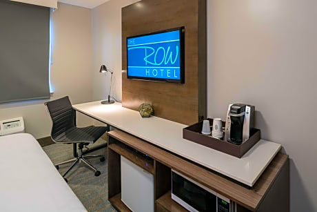 King Room with Roll-In Shower - Disability Access/Non-Smoking