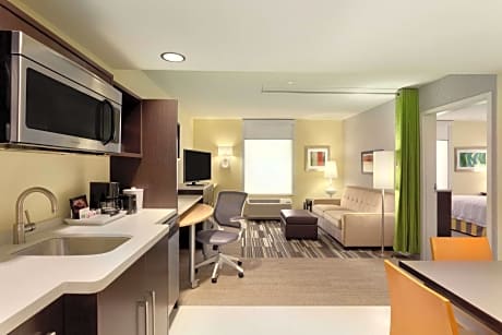 King Suite - Hearing Access/Non-Smoking