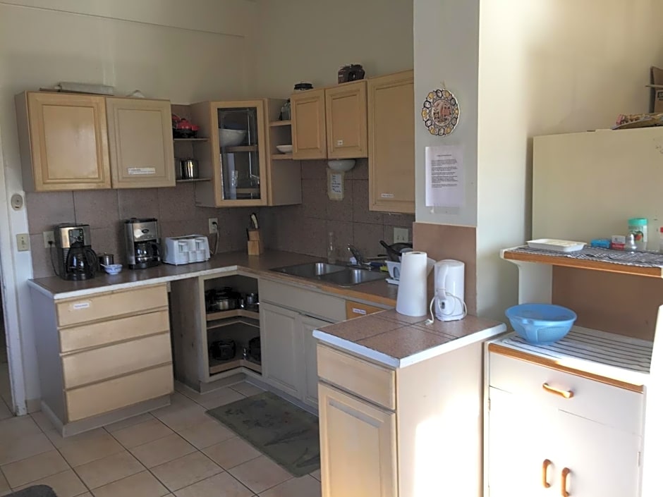 Avenues Hostel