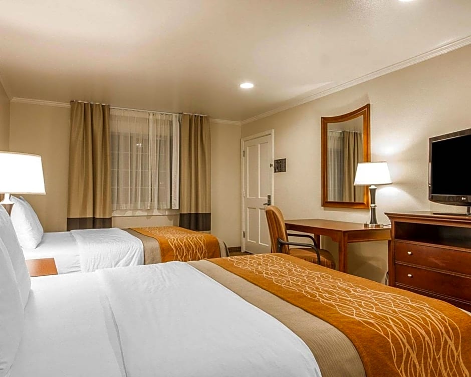 Blu Pacific Hotel