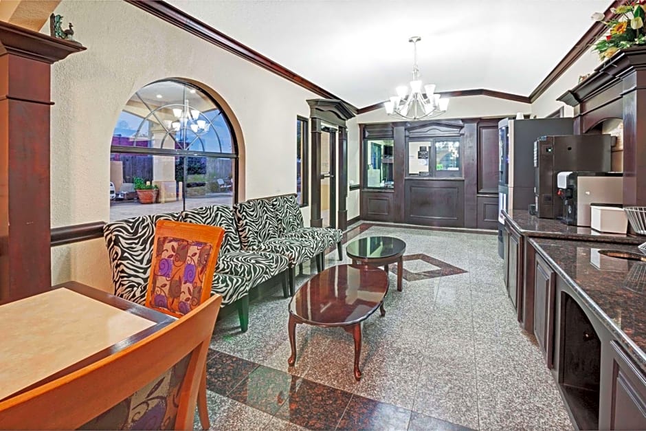 Super 8 by Wyndham Houston Hobby Airport South