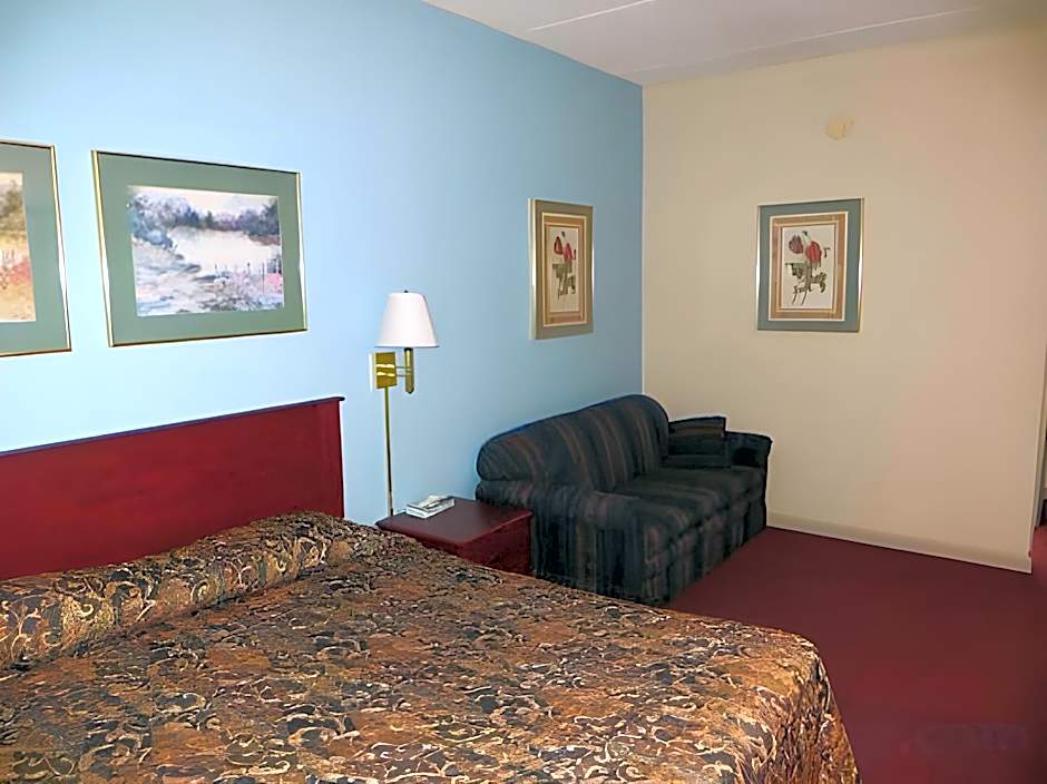 Super 8 by Wyndham Knoxville Downtown Area