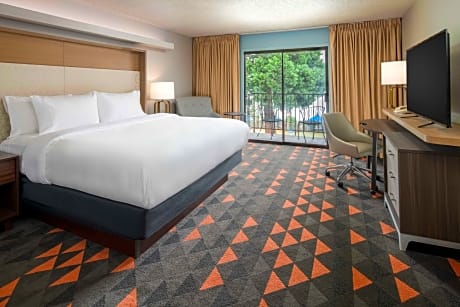 Premium King Room with Courtyard View