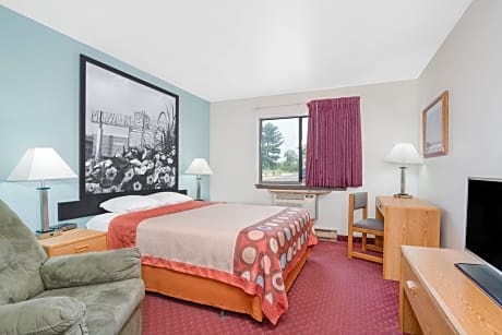 Queen Room - Mobility Access/Non-Smoking