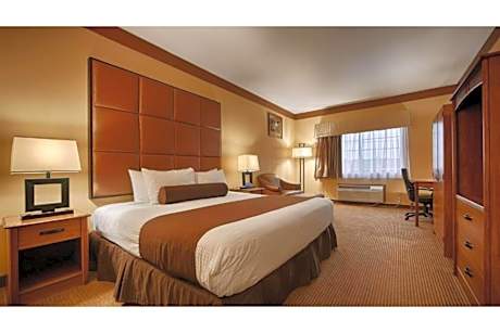 1 Suite King Bed Non-Smoking Jacuzzi Tub