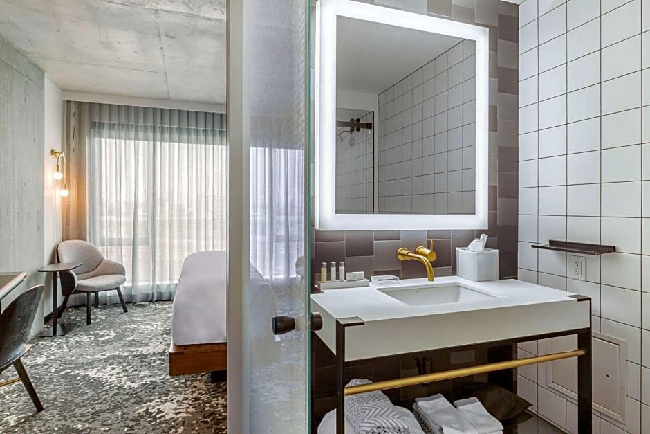 Cambria Hotel Boston Downtown-Seaport