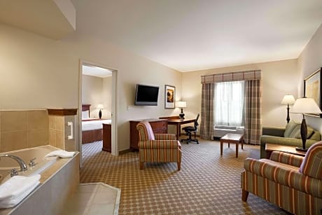1 King Bed, Suite, Nonsmoking