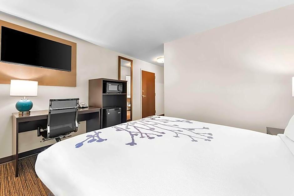 Sleep Inn & Suites