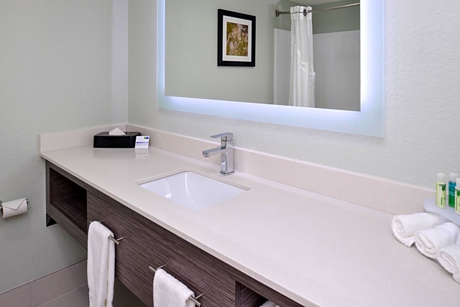 Holiday Inn Express Hotel & Suites Bonita Springs