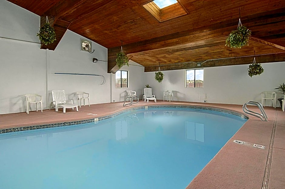 Super 8 by Wyndham Gallup