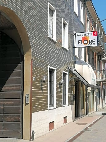 HOTEL FIORE & Fiocchi