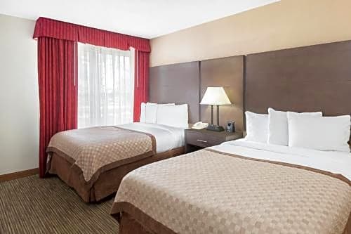 Hawthorn Suites by Wyndham Detroit Warren