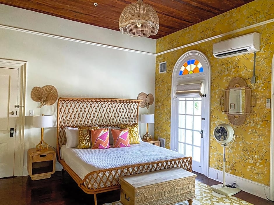 Marreros Guest Mansion - Adult Only