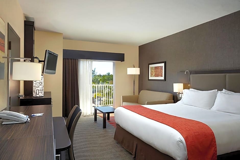Holiday Inn Express & Suites Naples Downtown - 5th Avenue