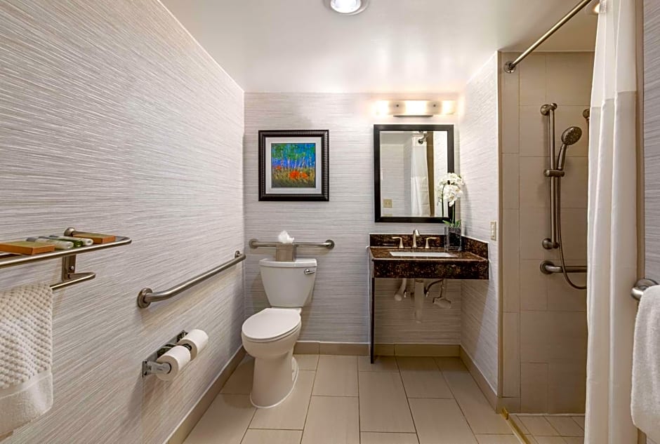 DoubleTree By Hilton Denver Thornton