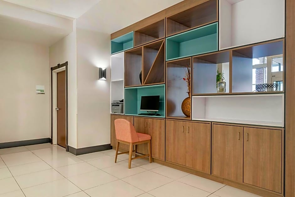 Holiday Inn Louisville Airport South