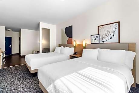 2 Queen Beds Hearing Accessible