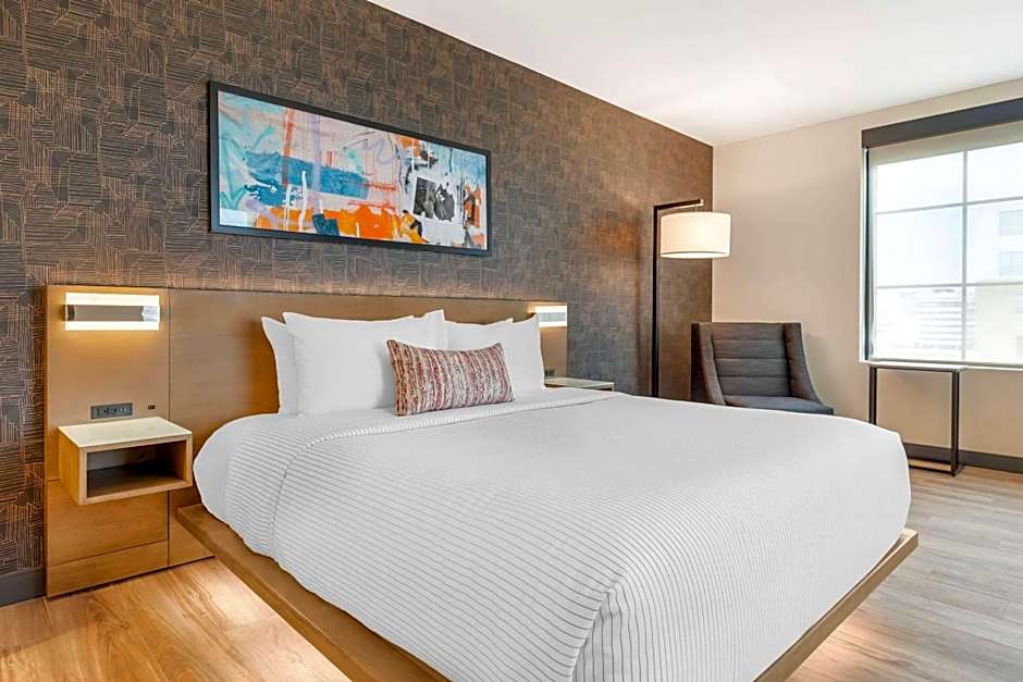 Cambria Hotel Denver Downtown RiNo