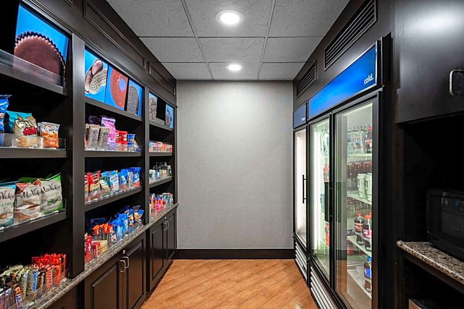 Hampton Inn By Hilton Evansville Airport