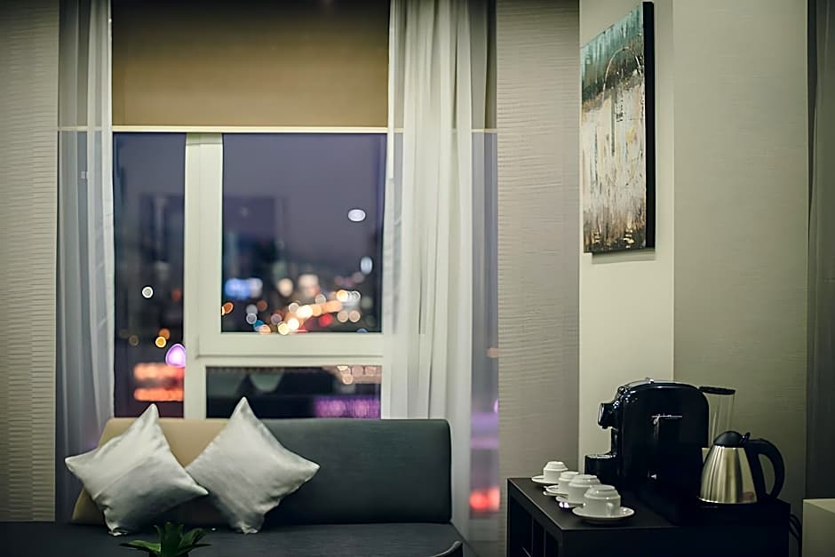 LOUIS V HOTEL LEBANON