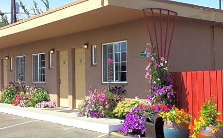 Uptown Inn