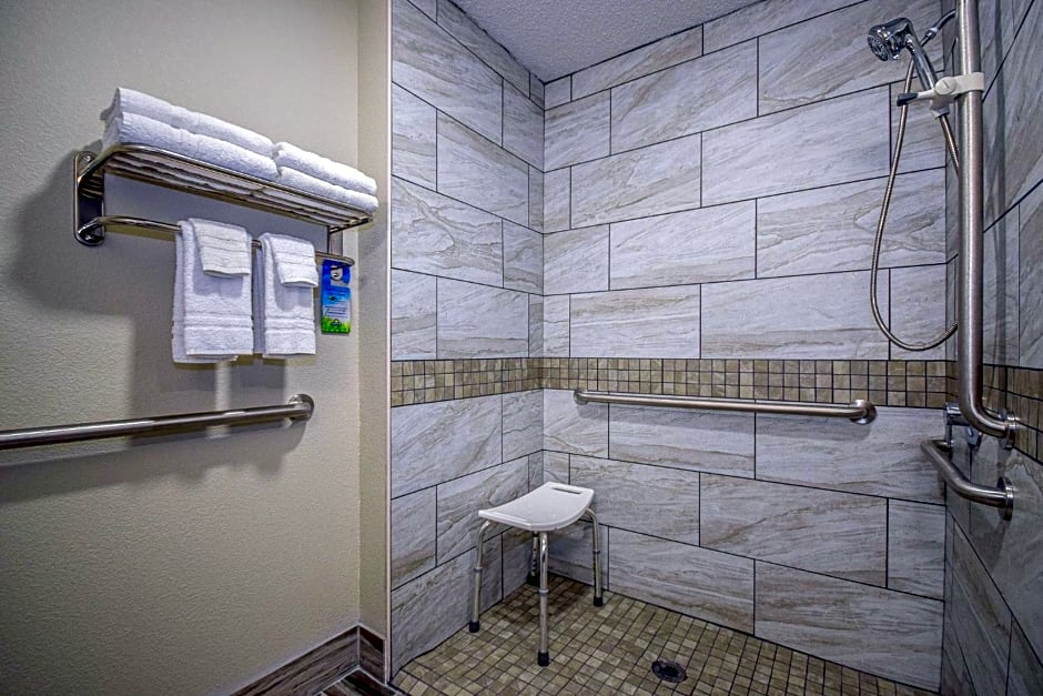 Days Inn & Suites by Wyndham Wisconsin Dells