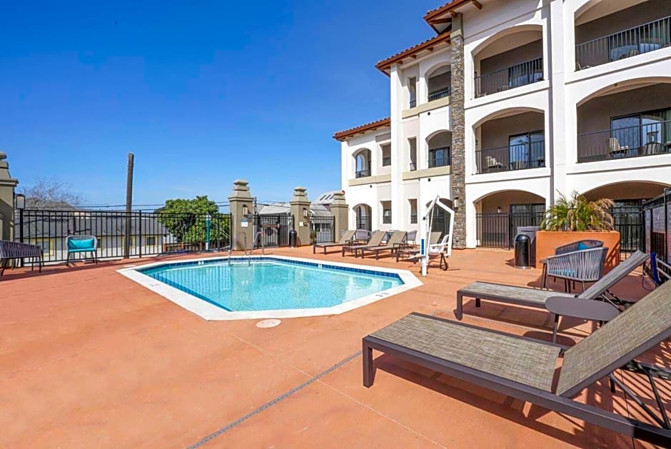 La Quinta Inn & Suites by Wyndham Santa Cruz