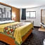 Super 8 by Wyndham Dixon