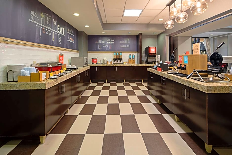 Hampton Inn By Hilton Visalia
