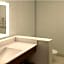 Holiday Inn Express & Suites Tulsa Midtown